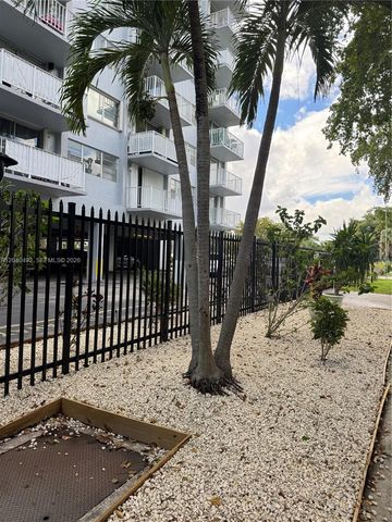 1470 NE 125th Ter 205, North Miami, FL 33161
