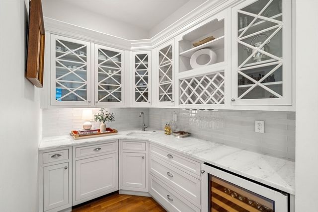 129 Rangeley Rd, Brookline, MA 02467