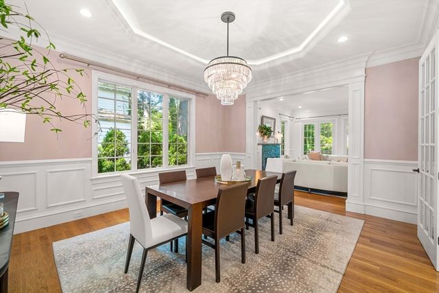 129 Rangeley Rd, Brookline, MA 02467
