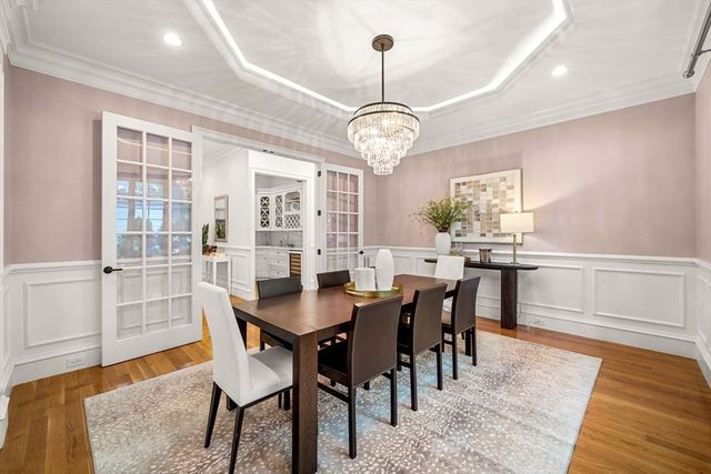 129 Rangeley Rd, Brookline, MA 02467
