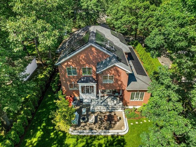 129 Rangeley Rd, Brookline, MA 02467