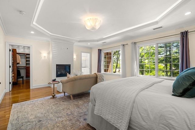 129 Rangeley Rd, Brookline, MA 02467