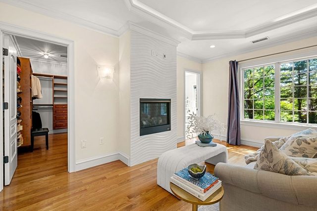 129 Rangeley Rd, Brookline, MA 02467