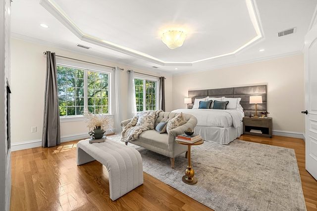 129 Rangeley Rd, Brookline, MA 02467