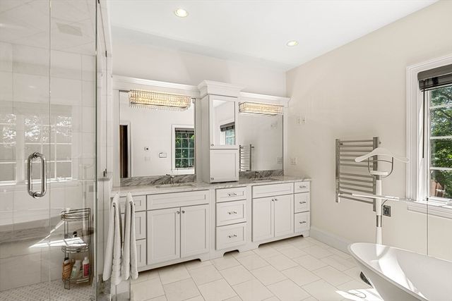 129 Rangeley Rd, Brookline, MA 02467