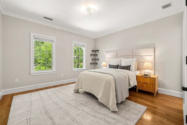 129 Rangeley Rd, Brookline, MA 02467