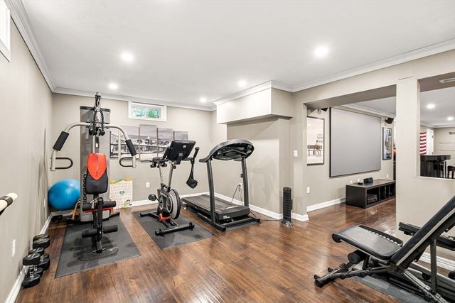 129 Rangeley Rd, Brookline, MA 02467