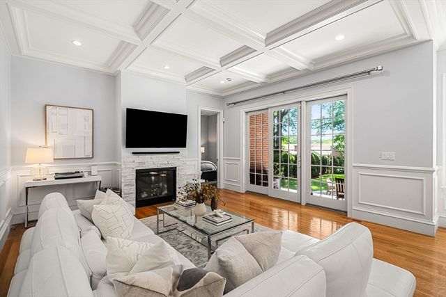 129 Rangeley Rd, Brookline, MA 02467