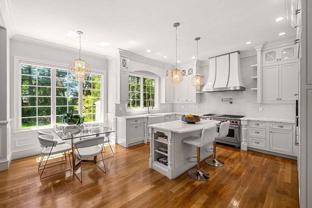 129 Rangeley Rd, Brookline, MA 02467