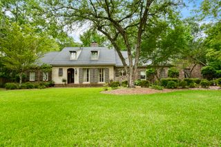 112 Heatherwood Dr., Hattiesburg, MS 39402