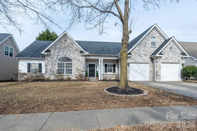 6016 Kirkwynd Commons Drive, Charlotte, NC 28278