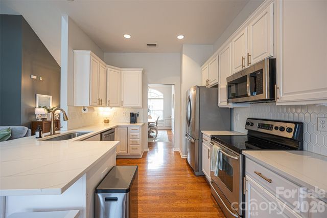 6016 Kirkwynd Commons Drive, Charlotte, NC 28278