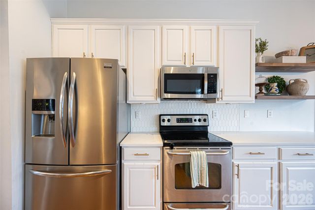 6016 Kirkwynd Commons Drive, Charlotte, NC 28278