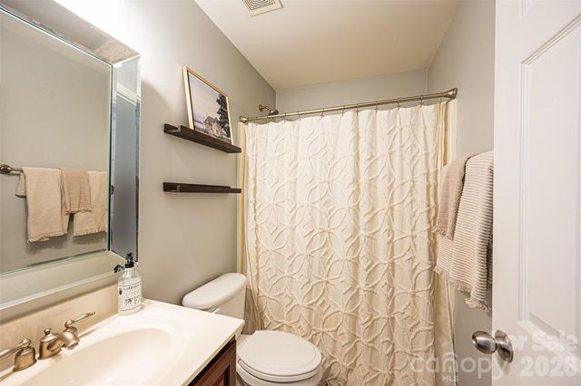 6016 Kirkwynd Commons Drive, Charlotte, NC 28278