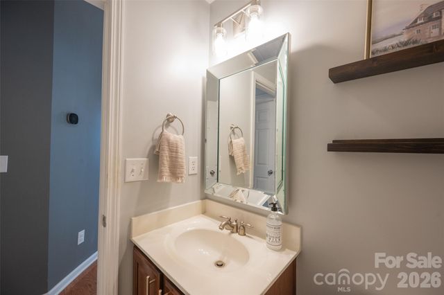 6016 Kirkwynd Commons Drive, Charlotte, NC 28278