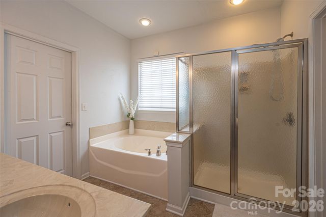 6016 Kirkwynd Commons Drive, Charlotte, NC 28278