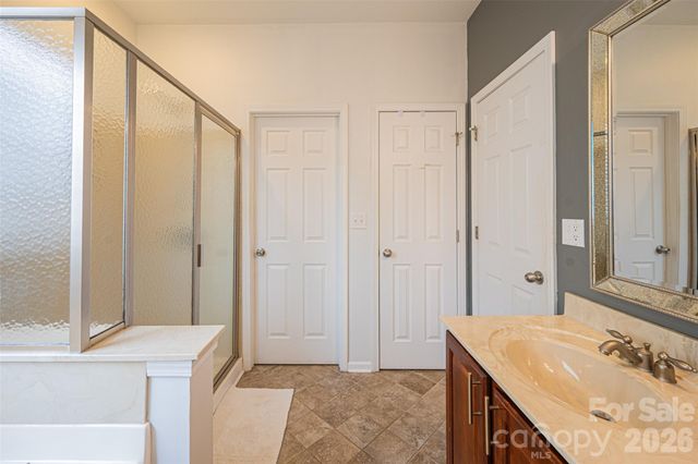 6016 Kirkwynd Commons Drive, Charlotte, NC 28278