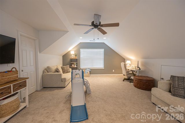 6016 Kirkwynd Commons Drive, Charlotte, NC 28278