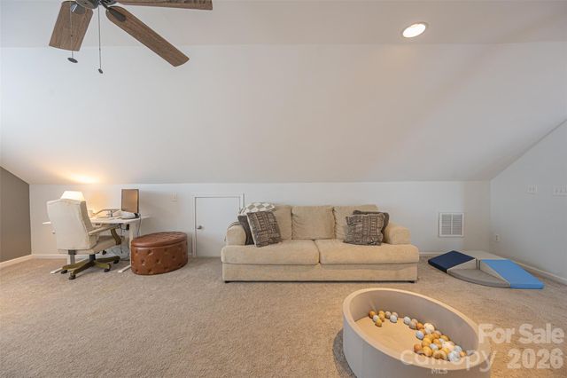 6016 Kirkwynd Commons Drive, Charlotte, NC 28278