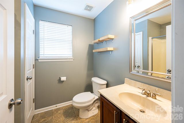 6016 Kirkwynd Commons Drive, Charlotte, NC 28278