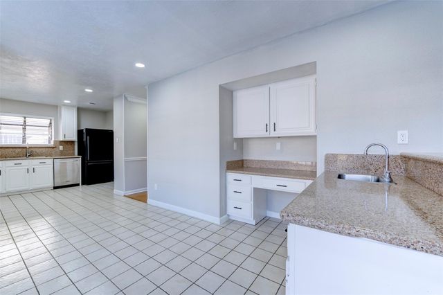 11434 High Bridge Court, Houston, TX 77065