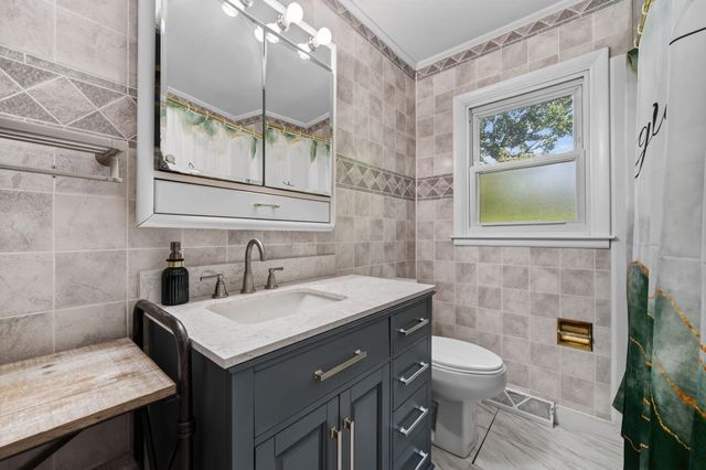 8219 Lista Lane, Des Moines, IA 50320
