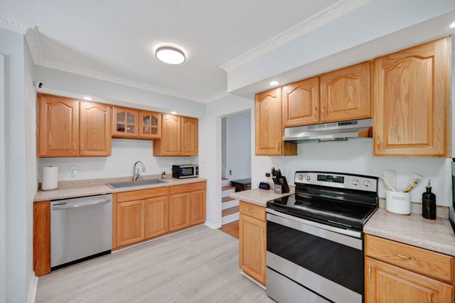 8219 Lista Lane, Des Moines, IA 50320