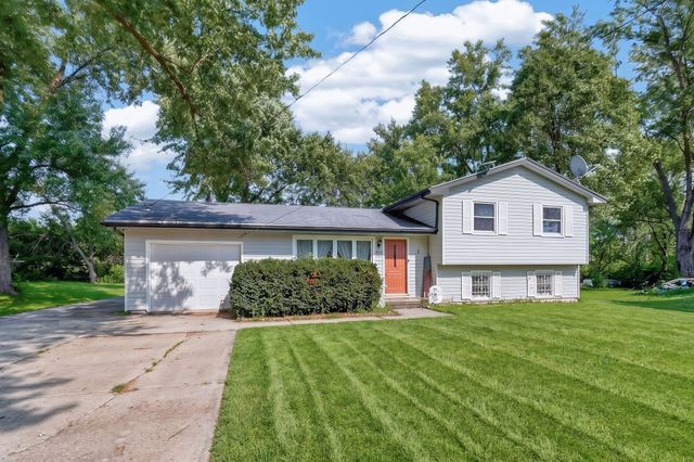 8219 Lista Lane, Des Moines, IA 50320