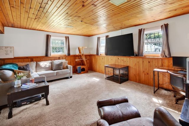 8219 Lista Lane, Des Moines, IA 50320