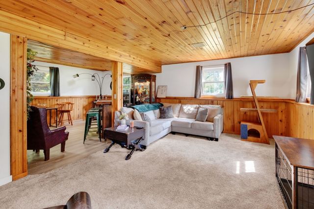 8219 Lista Lane, Des Moines, IA 50320