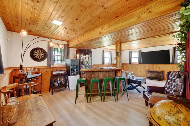 8219 Lista Lane, Des Moines, IA 50320