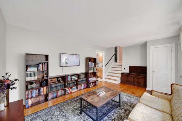 8219 Lista Lane, Des Moines, IA 50320