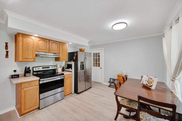8219 Lista Lane, Des Moines, IA 50320