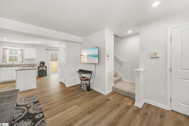 8 Tidworth Drive, Greer, SC 29651