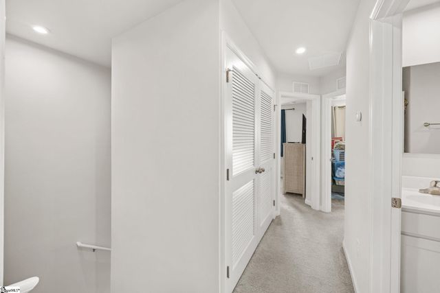 8 Tidworth Drive, Greer, SC 29651