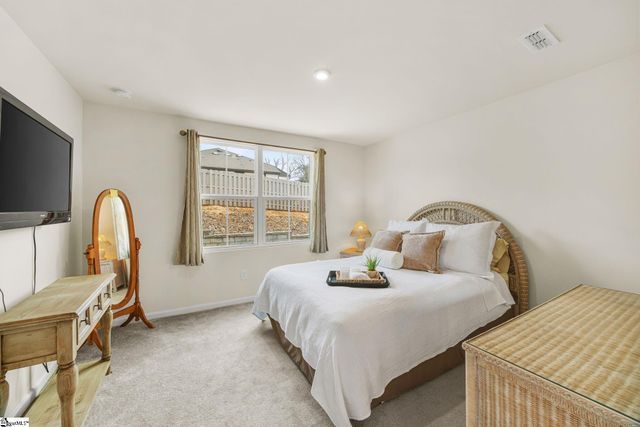 8 Tidworth Drive, Greer, SC 29651