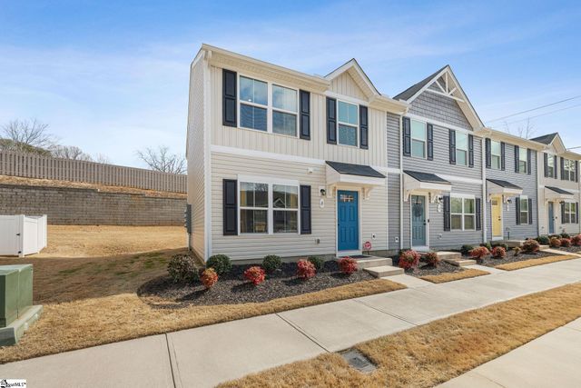 8 Tidworth Drive, Greer, SC 29651