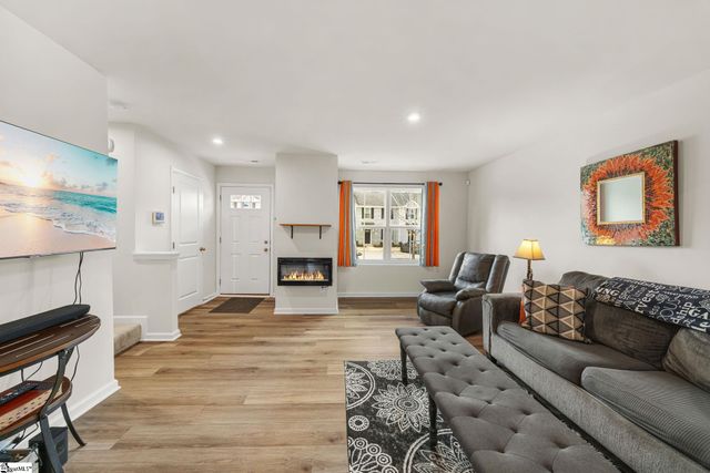 8 Tidworth Drive, Greer, SC 29651