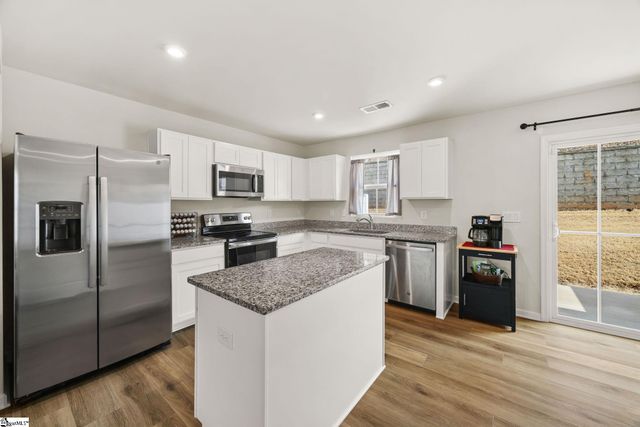 8 Tidworth Drive, Greer, SC 29651