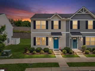 8 Tidworth Drive, Greer, SC 29651