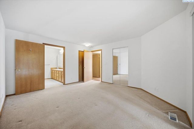 3527 S Huntington Lp., Kennewick, WA 99337