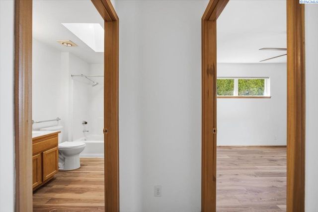 3527 S Huntington Lp., Kennewick, WA 99337