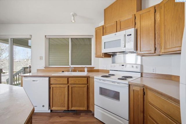 3527 S Huntington Lp., Kennewick, WA 99337