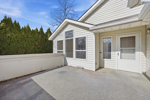 3527 S Huntington Lp., Kennewick, WA 99337