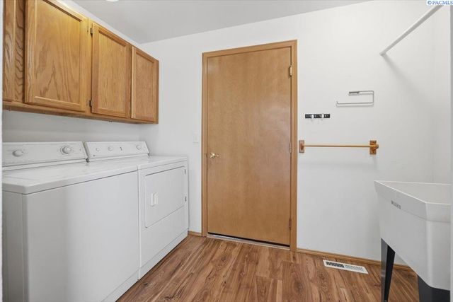 3527 S Huntington Lp., Kennewick, WA 99337