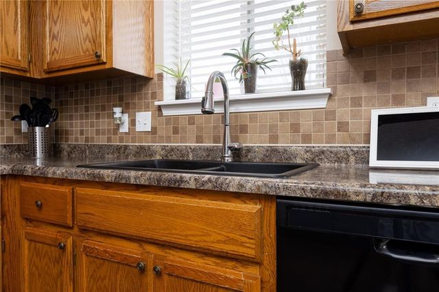 2118 Glenside Road, Kearney, MO 64060