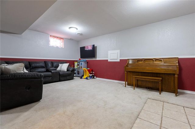 2118 Glenside Road, Kearney, MO 64060