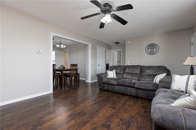 2118 Glenside Road, Kearney, MO 64060