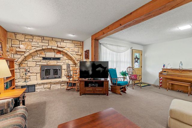 1819 W Leonard Ct, El Dorado, KS 67042