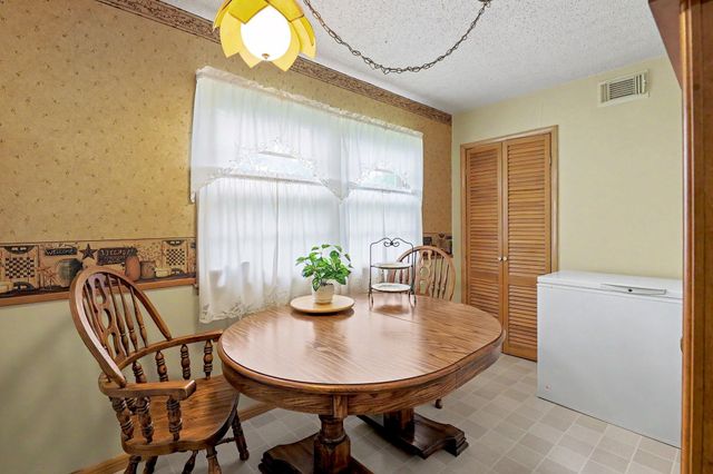 1819 W Leonard Ct, El Dorado, KS 67042